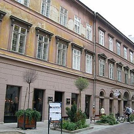 Central Ernesto Budapeste Exterior foto